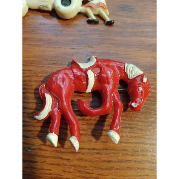 1940s Indian Brooch - Picture 4 of 8